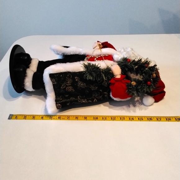 18" Santa - Picture 4 of 4